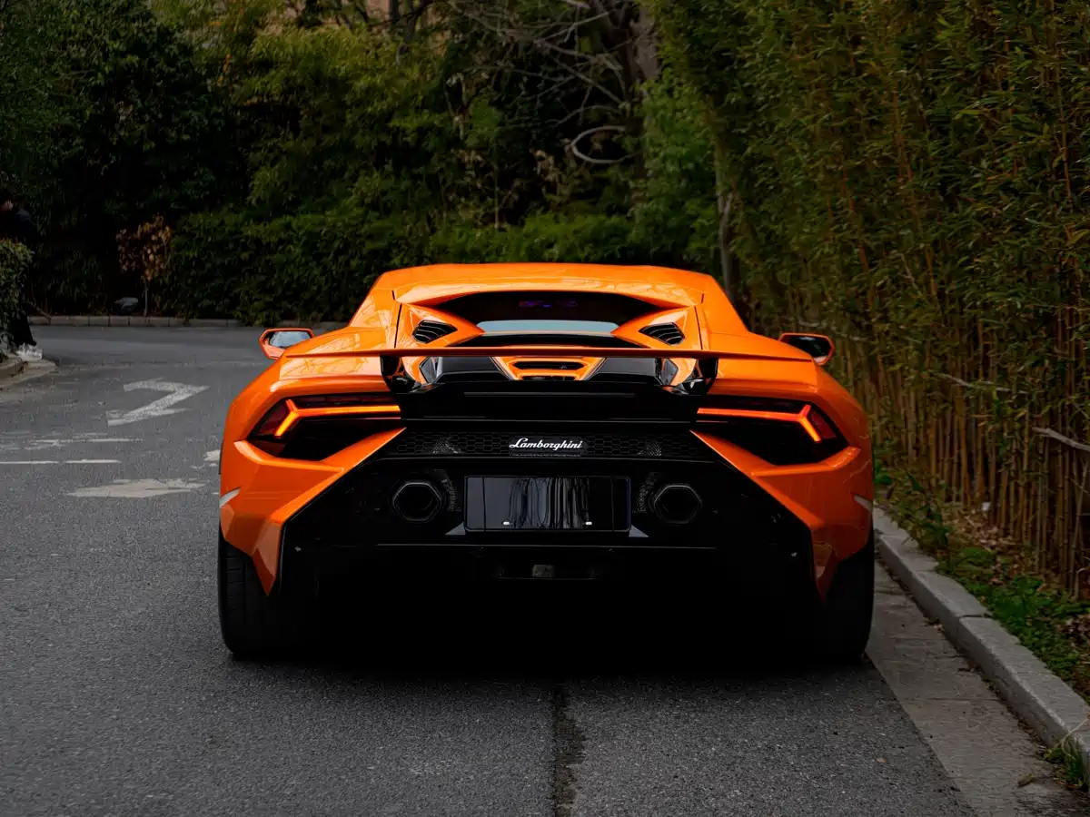 LAMBORGHINI HURACÁN