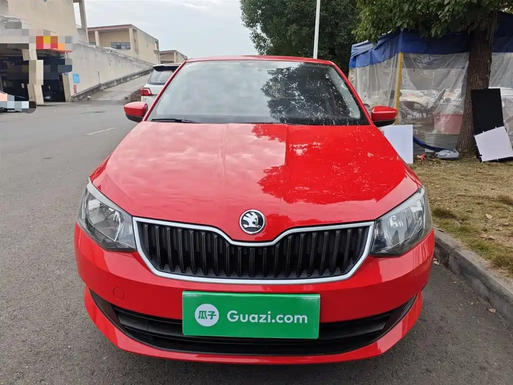 Škoda Fabia 2017 1.4L Auto Car Enjoy Edition фото 3