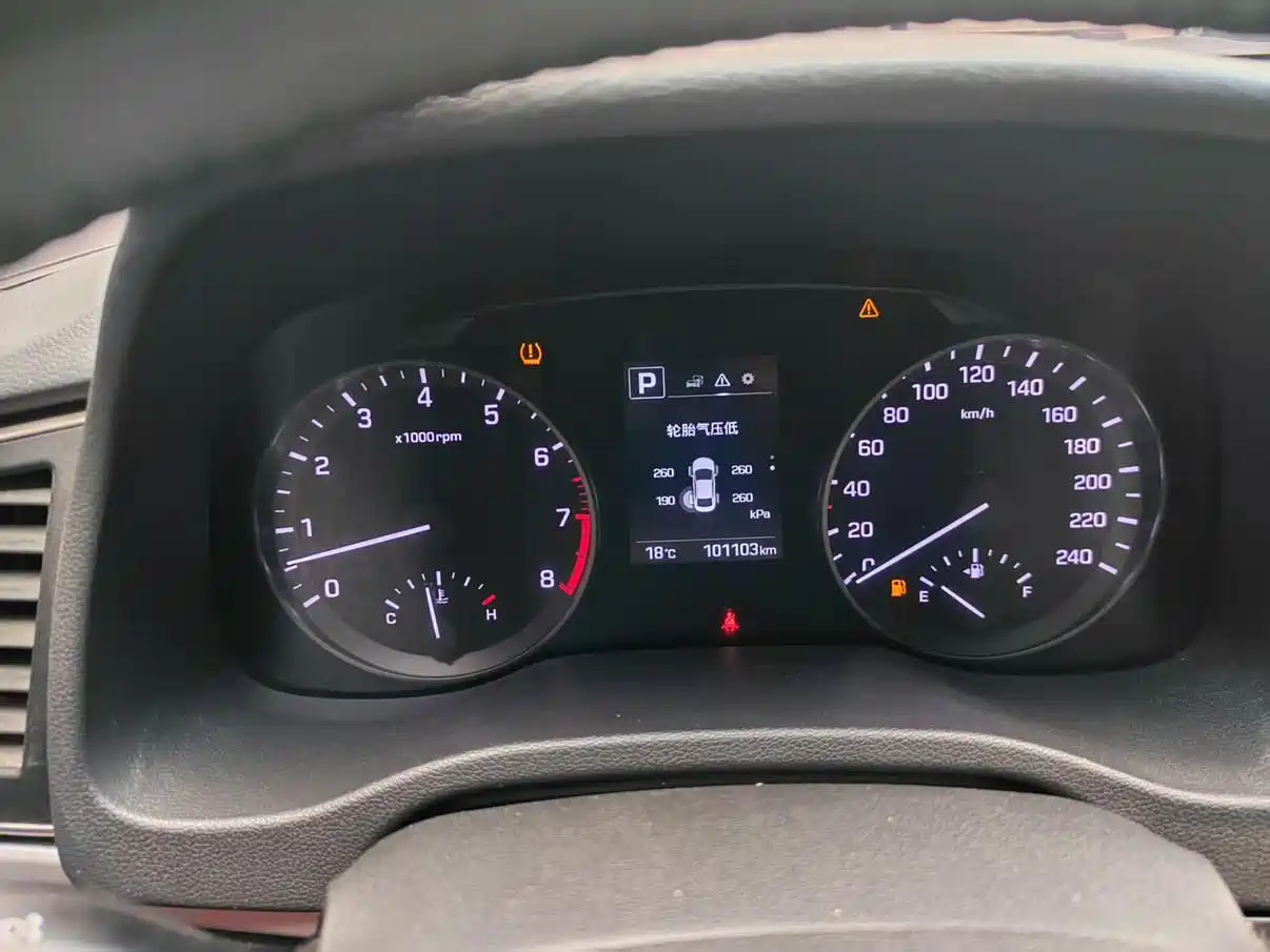 Hyundai Elantra 2016 Model 1.6L Automatic Smart Elite фото 8