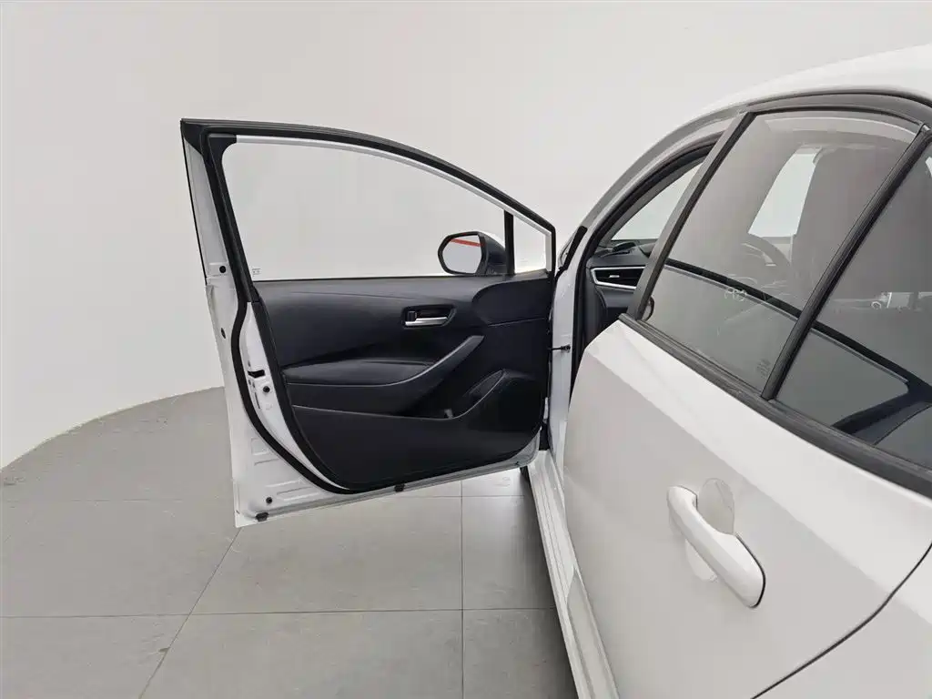 Toyota Corolla 2021 1.2T S-CVT Elite PLUS Edition фото 8