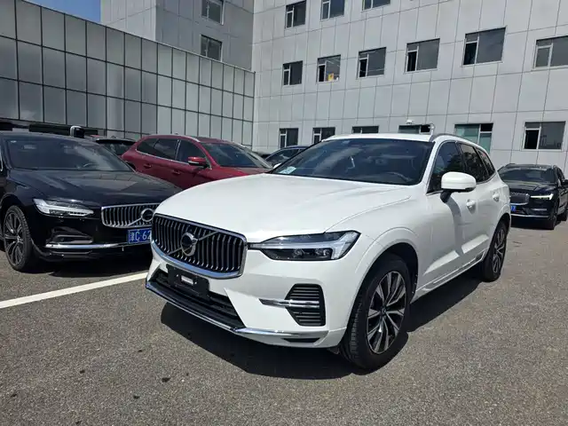 Volvo XC60 B5, Полный привод, Смарт Люкс
