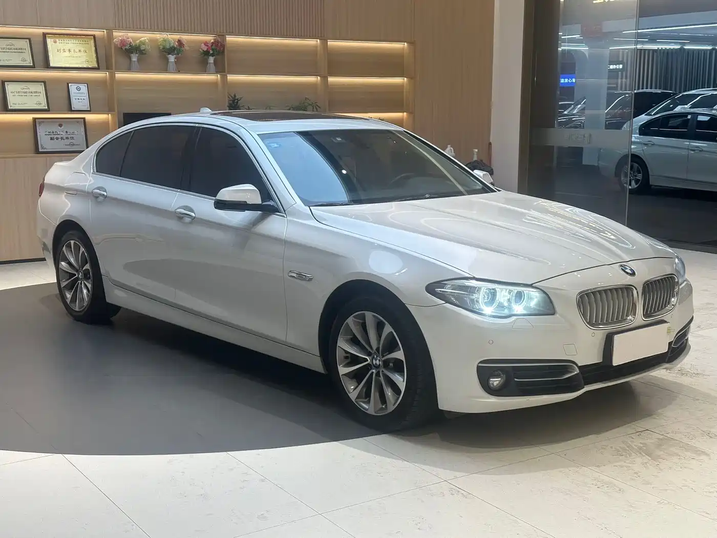 BMW 5 Series 2014 525Li Fashion Design Package фото 3