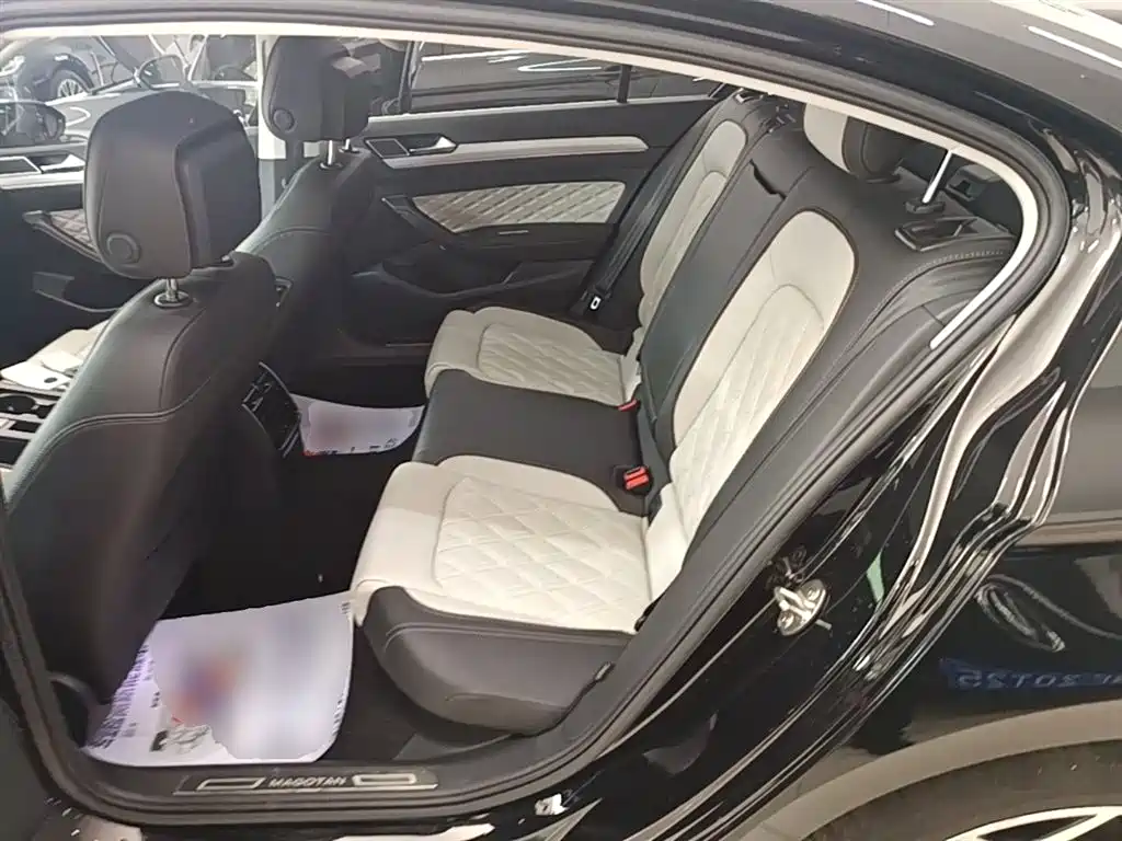 Volkswagen Magotan 2023 Model 2 Million Commemorative Edition 330TSI DSG Luxury фото 17