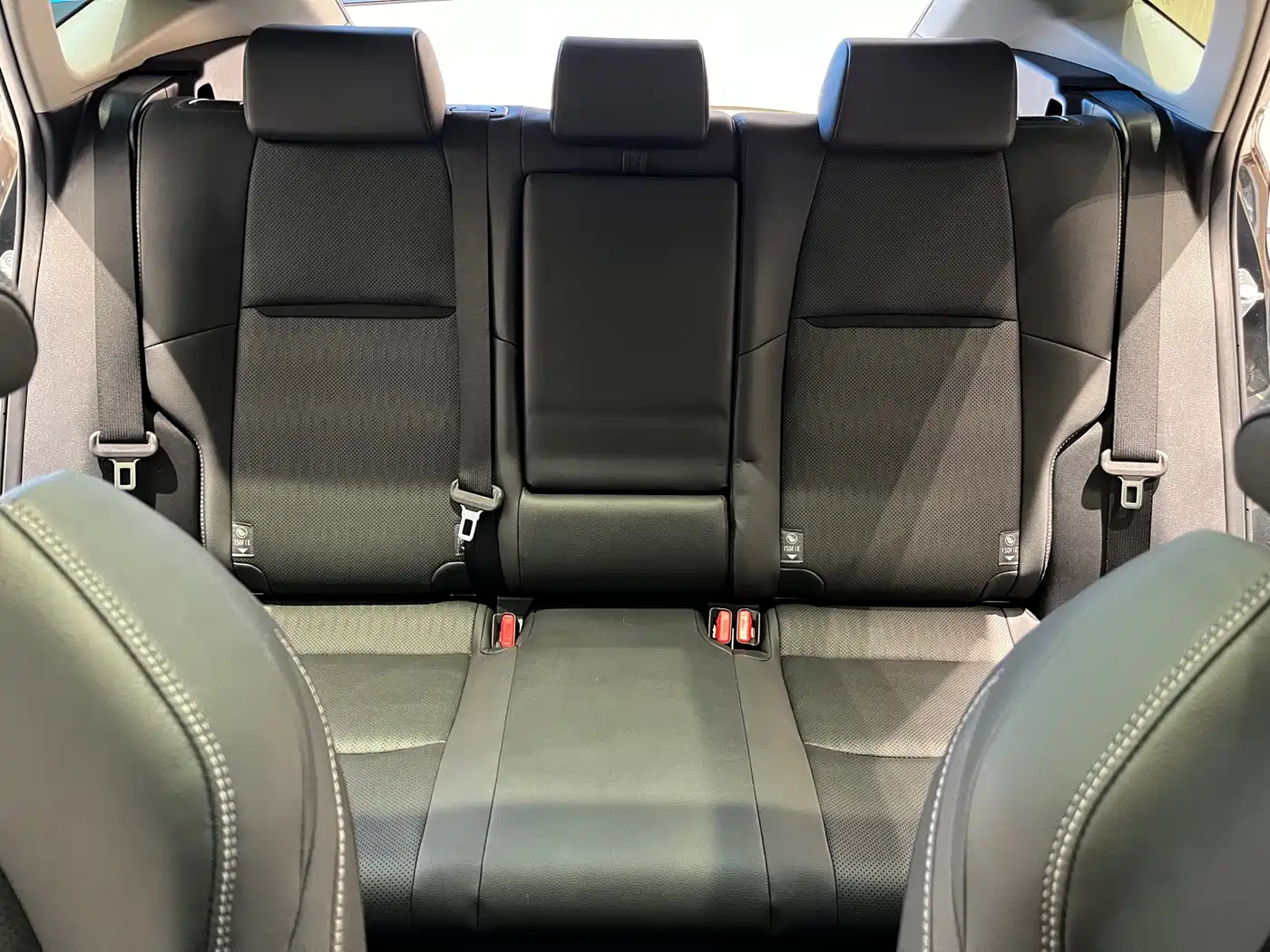 Toyota Venza 2022 Dual Engine 2.5L CVT 4WD Supreme фото 13