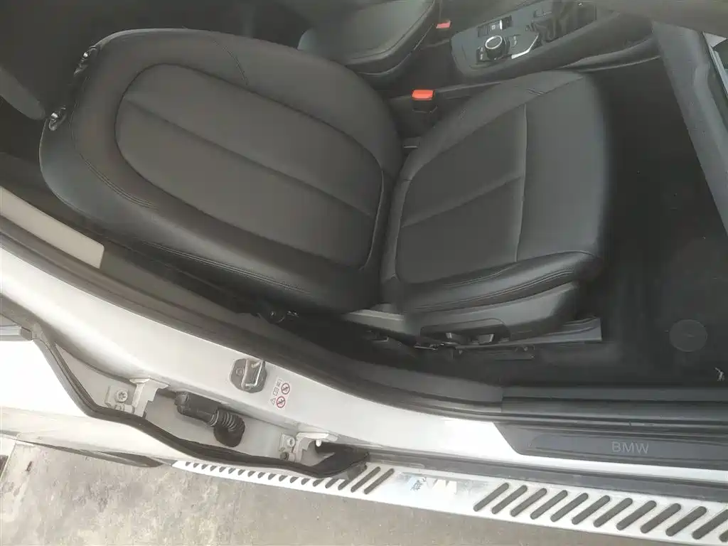BMW X1 2019 sDrive18Li Fashion Model фото 21