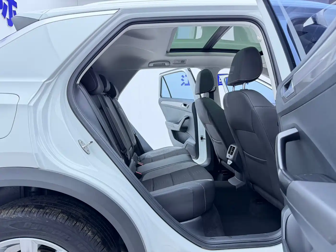 VOLKSWAGEN T ROC EXPLORING SONGS