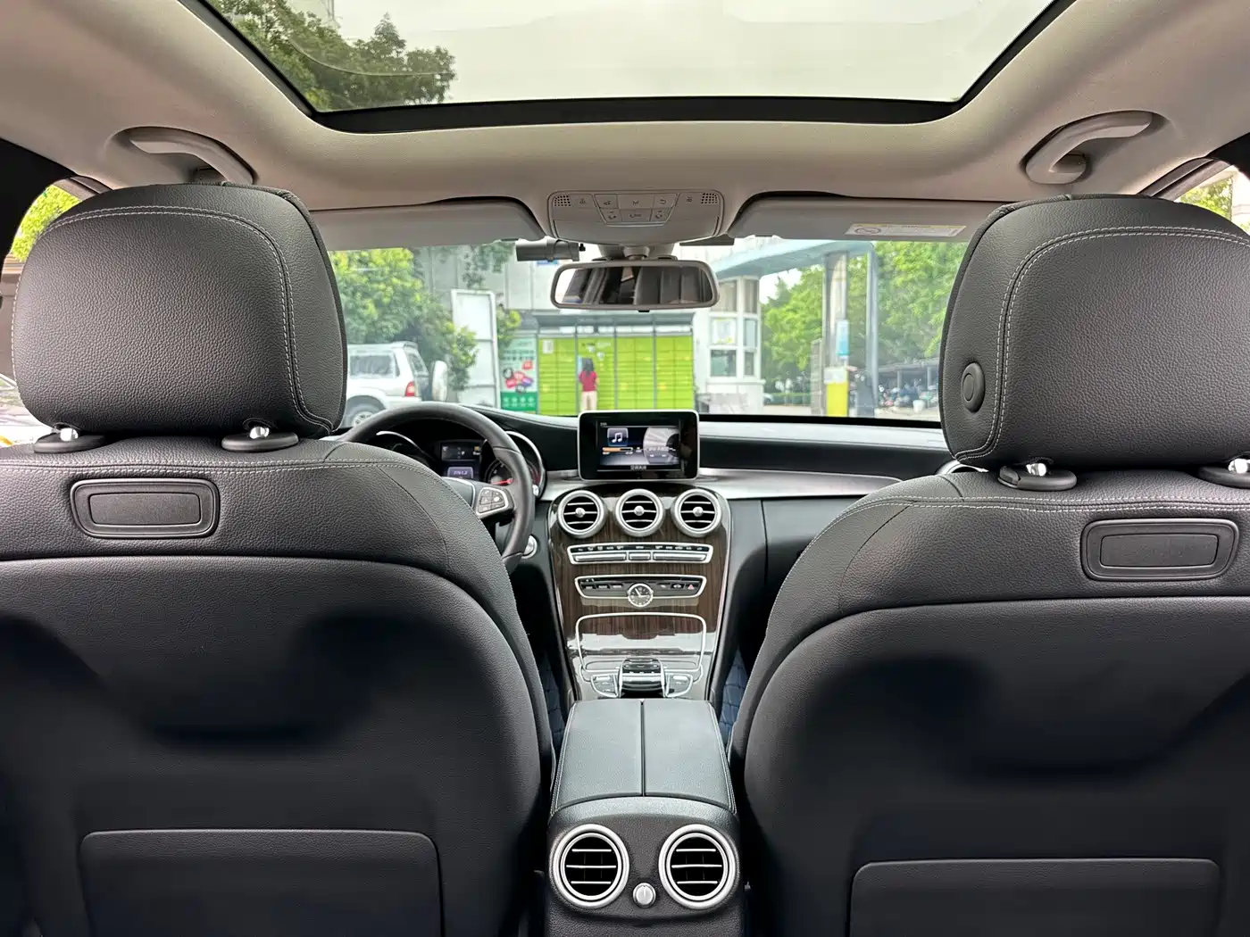Фото 10 - Mercedes-Benz C-Class