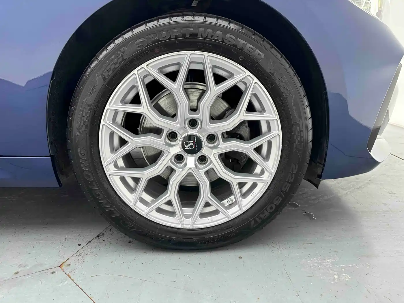 BMW 1 Series 2022 120i M Sport Shadow Edition фото 8