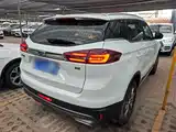 Фото 7 - Geely Atlas