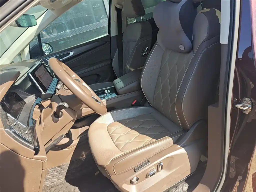 Volkswagen Viloran 2023 380TSI Premium Edition фото 8