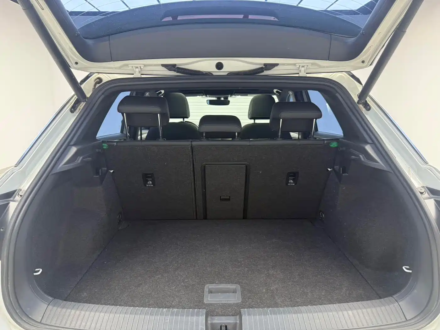 Volkswagen T-ROC 2022 280TSI DSG 2WD R-Line Pro PLUS фото 6