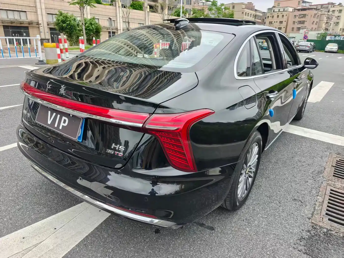 Hongqi H5 2024 1.5T DCT Smart Connect Flag Joy Edition фото 10