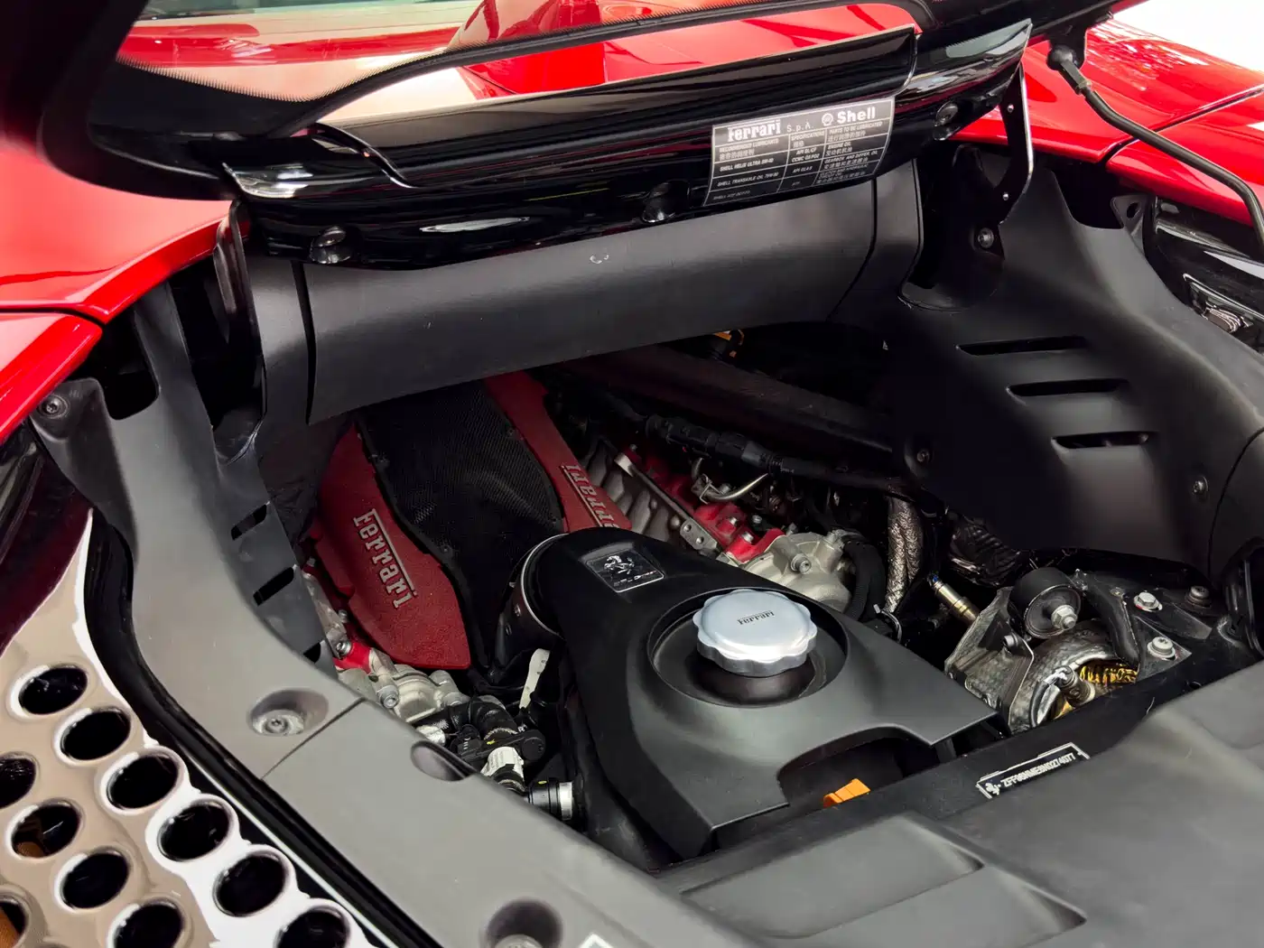FERRARI SF90