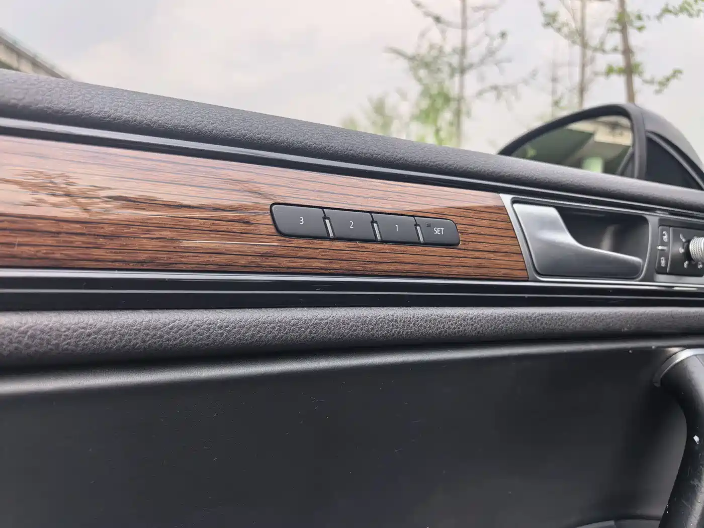 Volkswagen Touareg 2017 3.0TSI Executive Edition фото 18