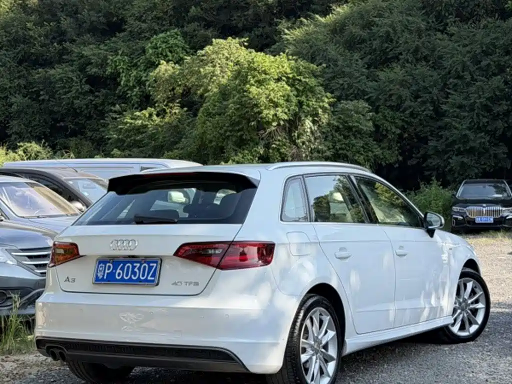 Audi A3 (Import) 2014 2014 Sportback 40 TFSI S line Comfort