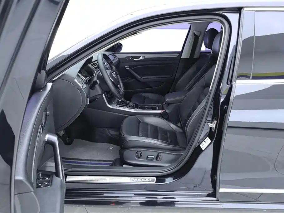 Volkswagen Passat 2017 330TSI DSG Prestige фото 9