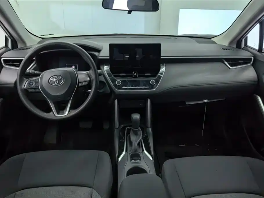 Toyota Frontlander 2023 2.0L CVT Elite Edition фото 12