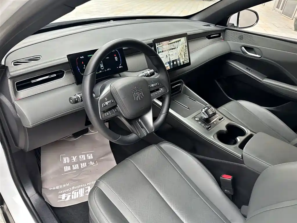 BYD Qin PLUS 2025 DM-i Smart Drive 55KM Leader фото 14