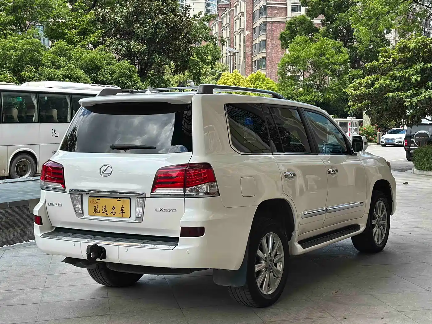 Lexus LX 2013 570 фото 5