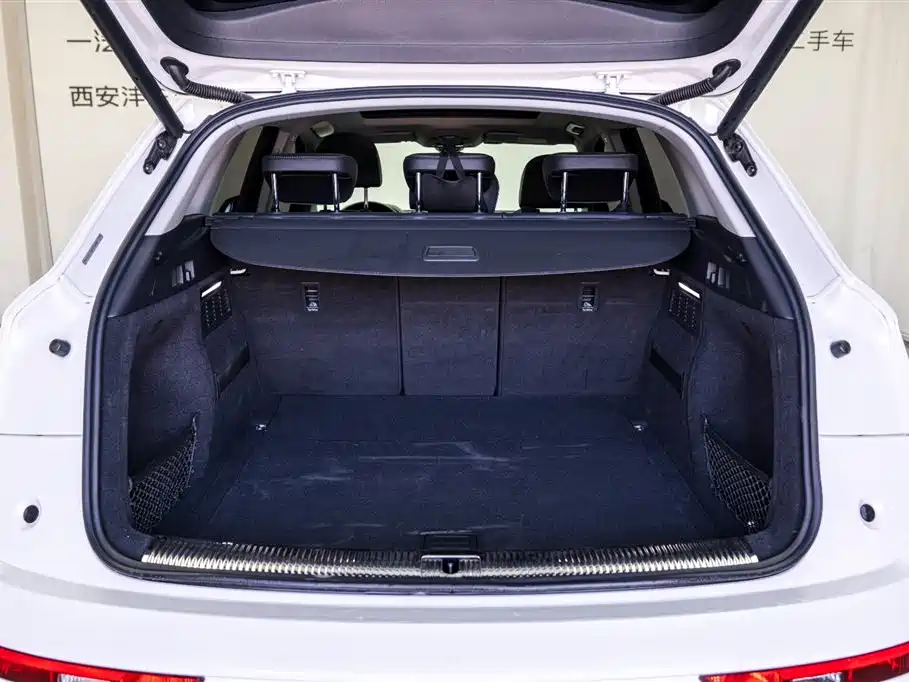 Audi Q5L 2020 Facelift 40 TFSI Honor Fashion фото 9