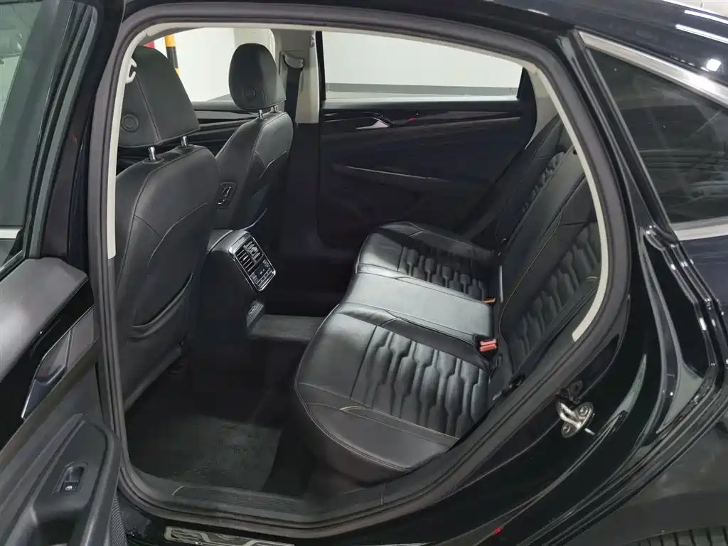 Volkswagen Passat 2019 330TSI Elite Version China VI фото 15