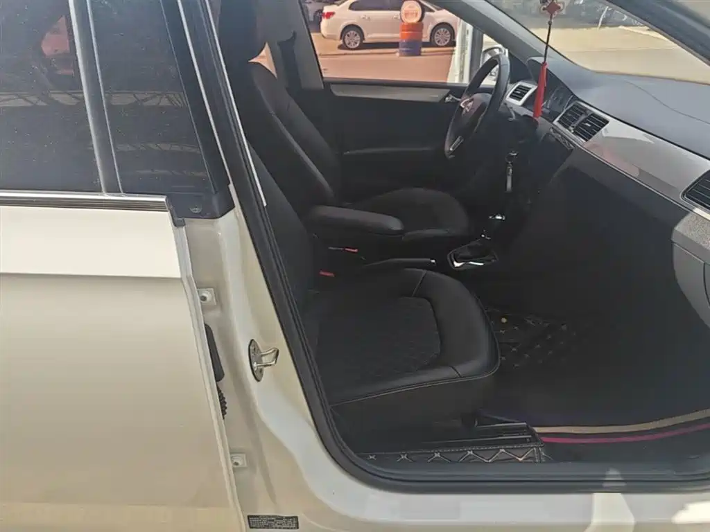 Škoda Rapid 2019 1.5L Automatic Comfort China V фото 25