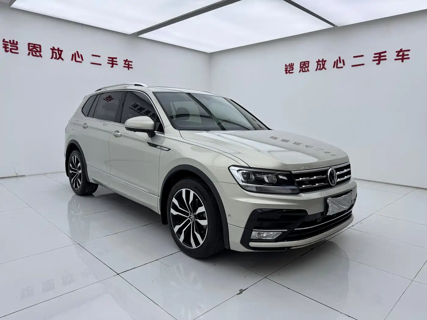 Volkswagen Tiguan L 2021 330TSI Automatic 2WD R-Line Premium фото 3
