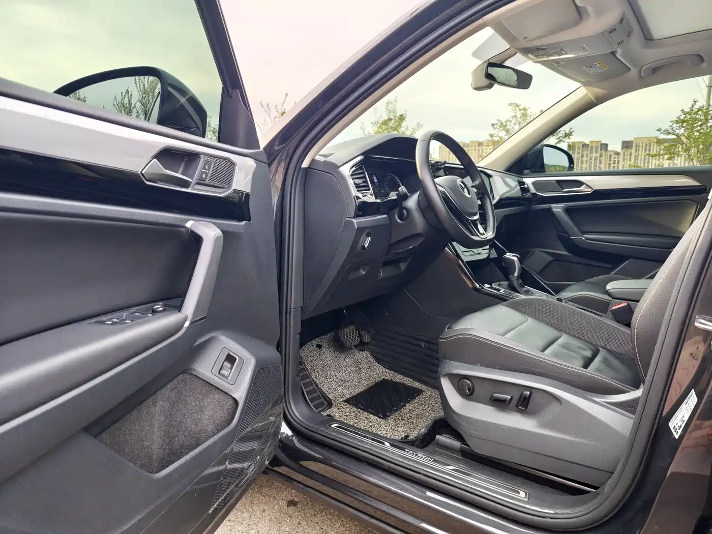 Volkswagen Tayron 2022 280TSI 2WD Luxury Smart Connect Edition фото 15