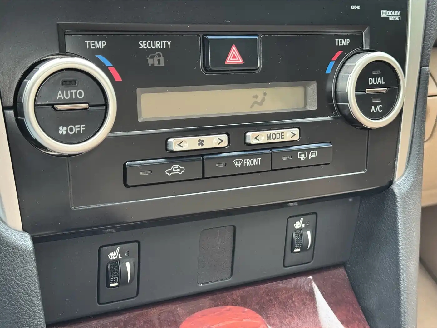 Toyota Camry 2012 2.0G Luxury Navigation Edition фото 18