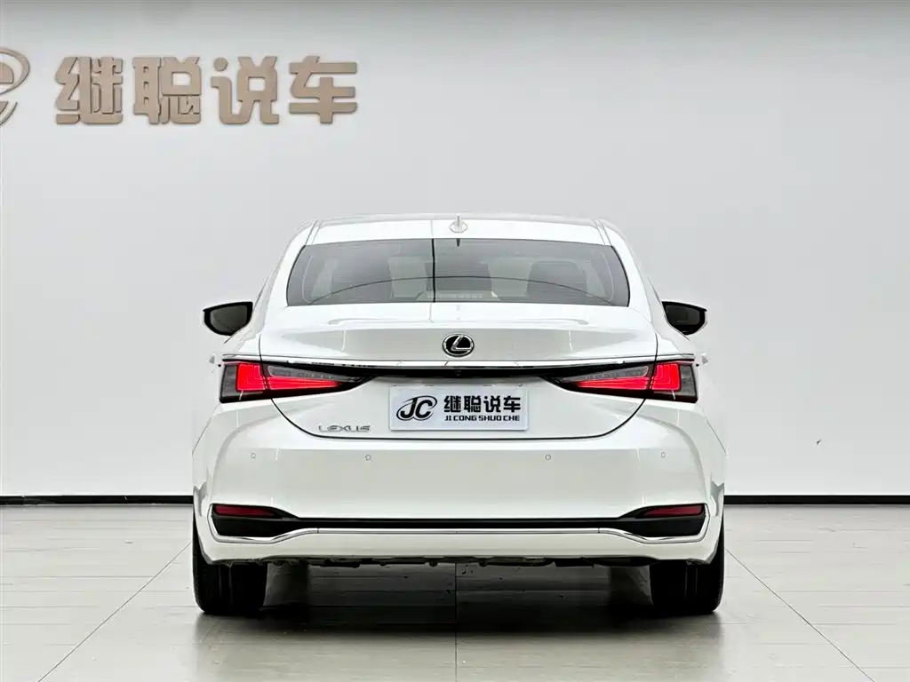Lexus ES 2020 200 Excellence фото 4