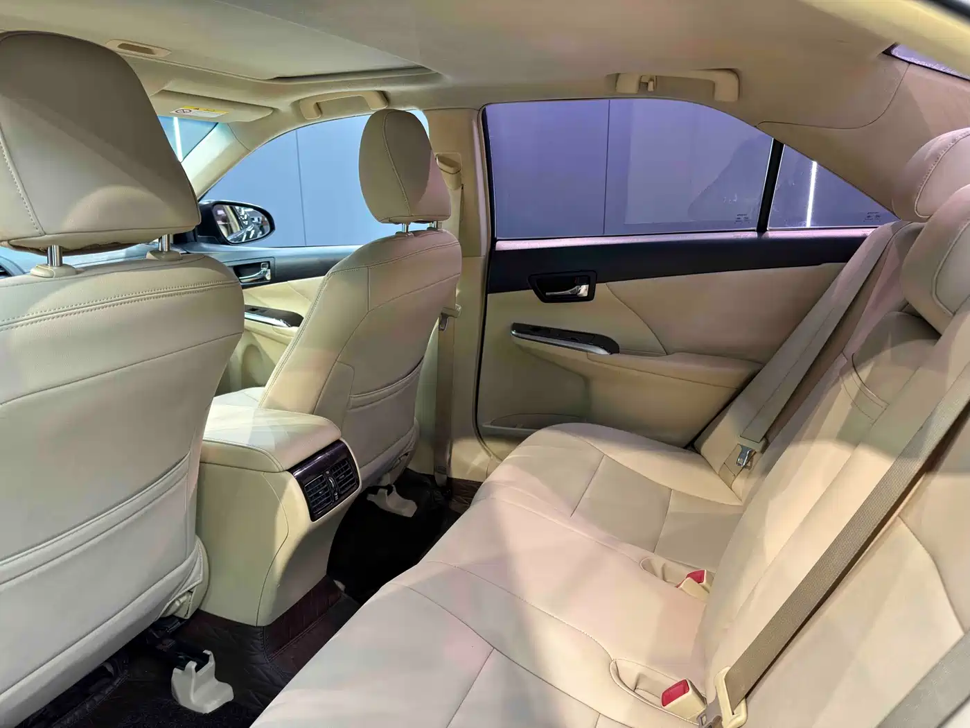 Toyota Camry 2015 2.0E Elite Edition фото 5