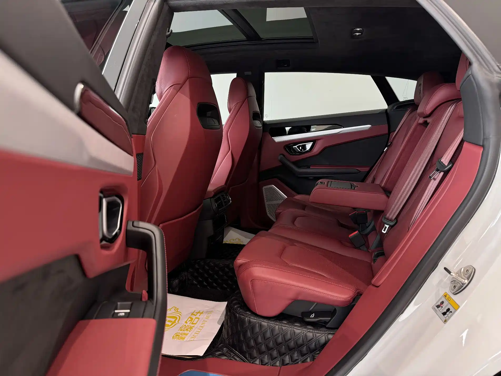 Фото 15 - Lamborghini Urus