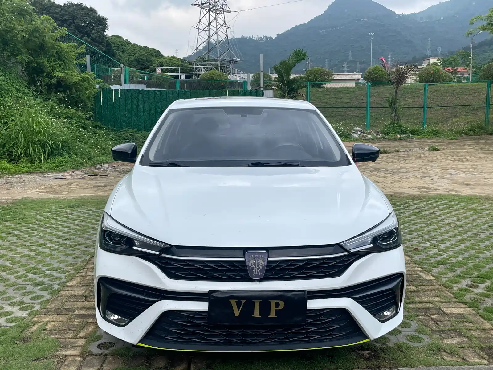 Фото 2 - Roewe i5