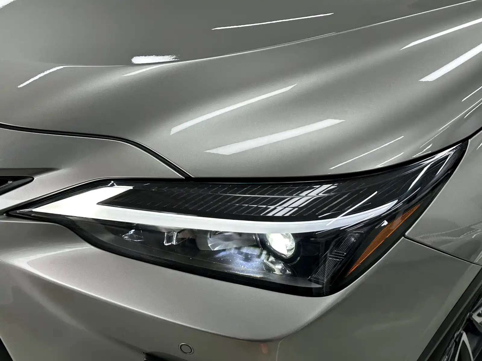 Фото 4 - Lexus NX