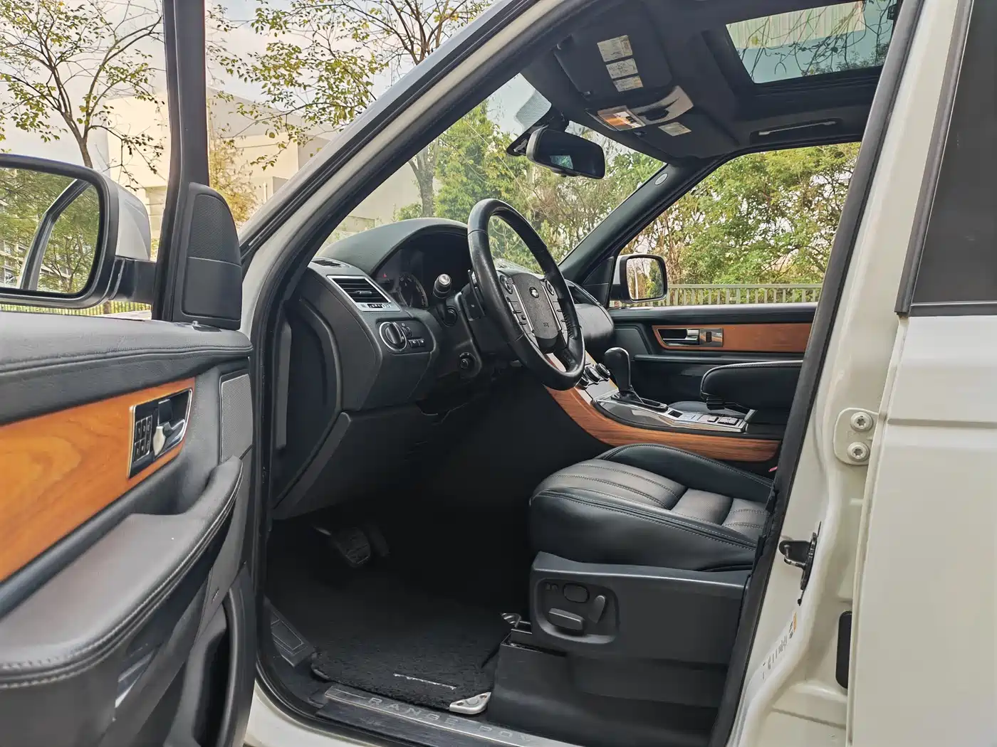 Land Rover Range Rover Sport 2012 3.0 TDV6 HSE Diesel Version фото 8