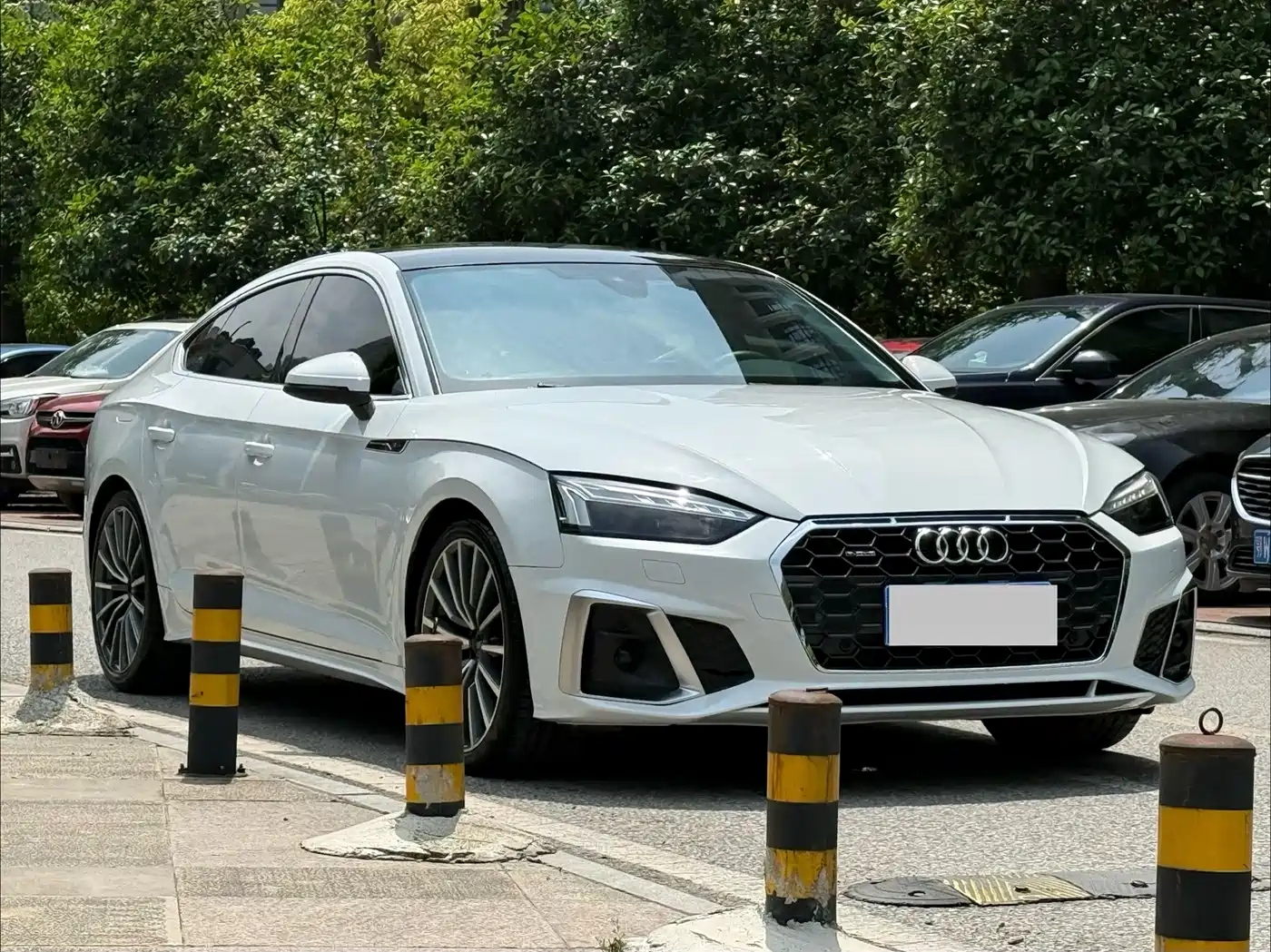 Audi A5 (Import) 2022 Sportback 40 TFSI quattro Luxury Dynamic фото 2