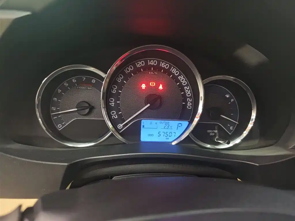Toyota Corolla 2014 1.6L CVT GL фото 12