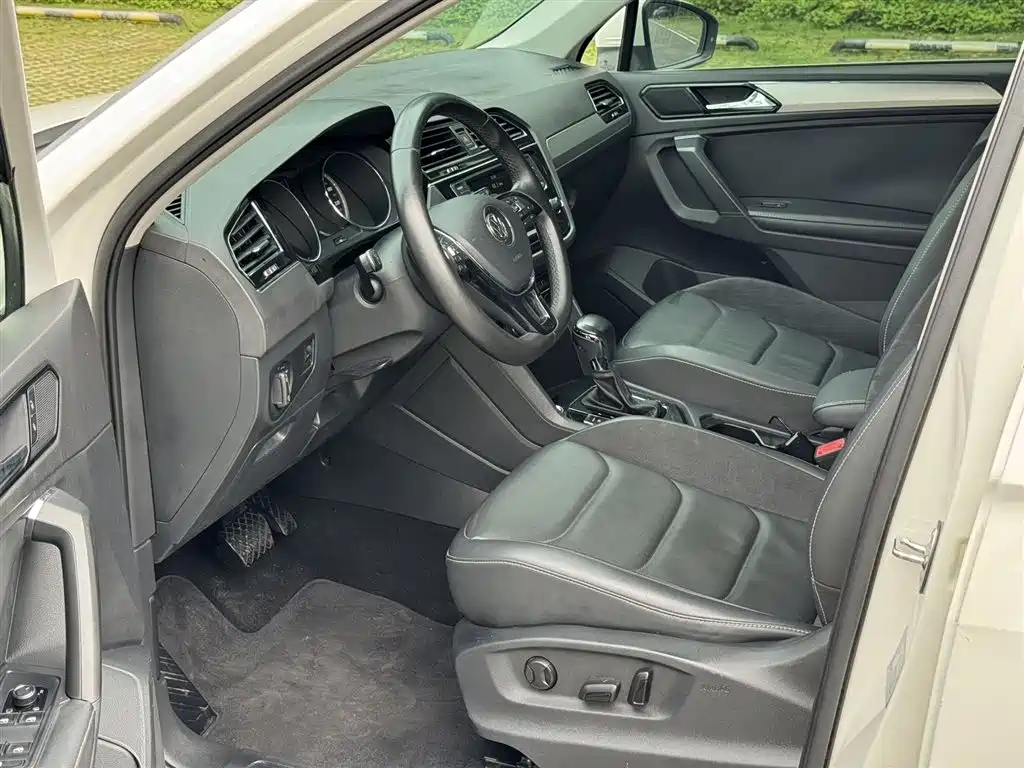 Volkswagen Tiguan L 2017 330TSI Automatic 2WD Comfort Edition фото 4