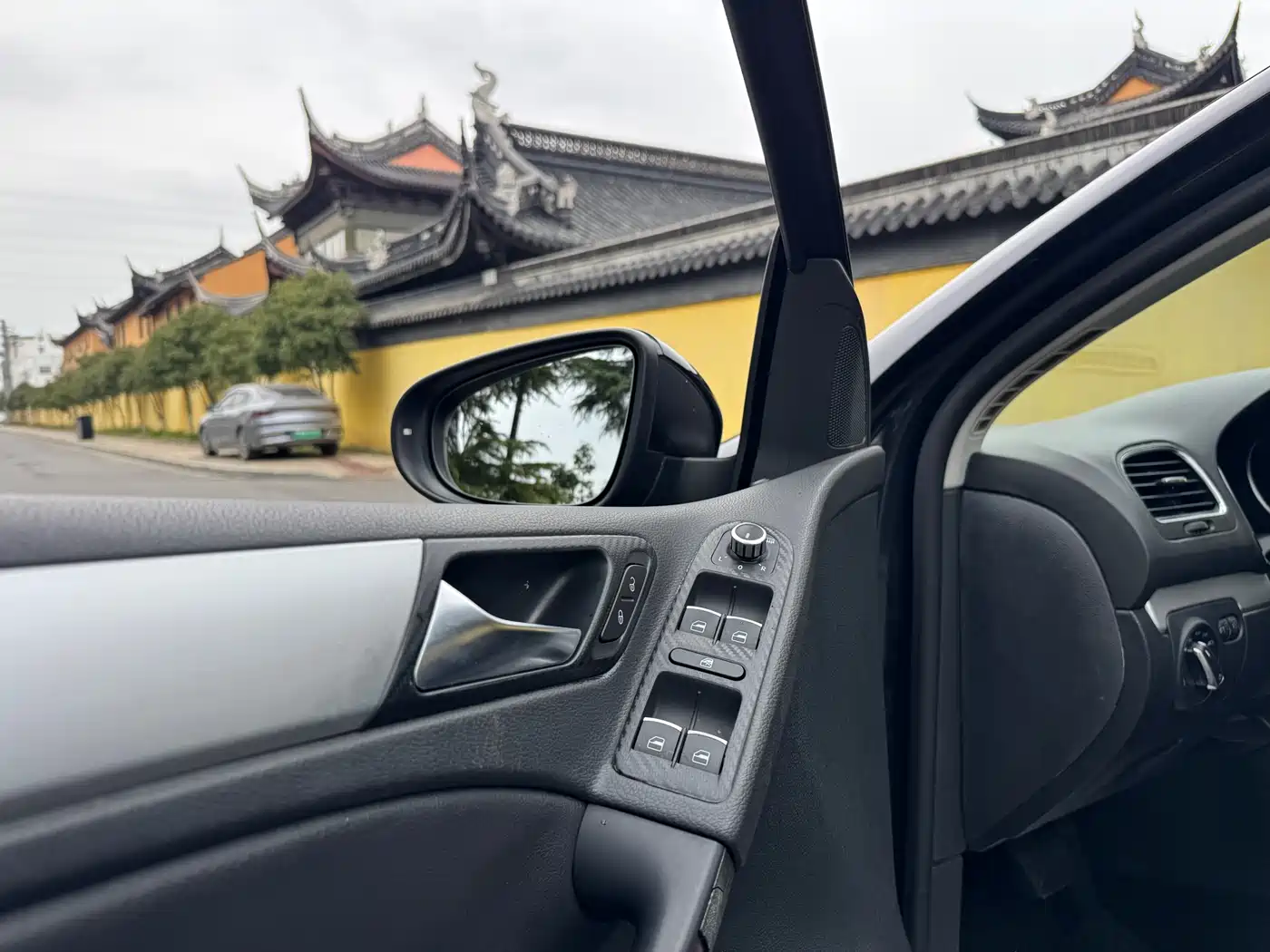 Volkswagen Golf 2012 1.4TSI Automatic Luxury фото 5