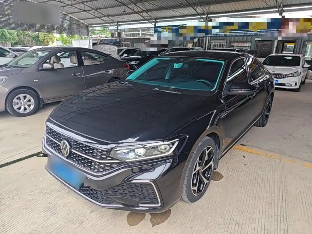 Volkswagen Passat 2023 330TSI Starlight Luxury Edition