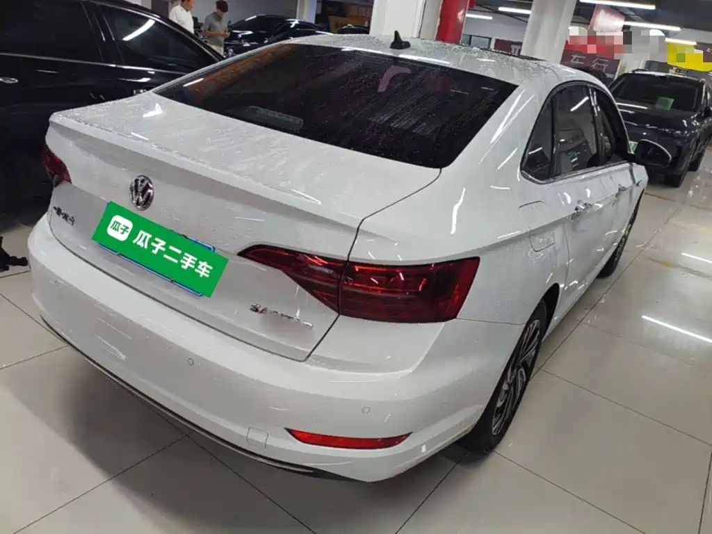 Фото 7 - Volkswagen Sagitar