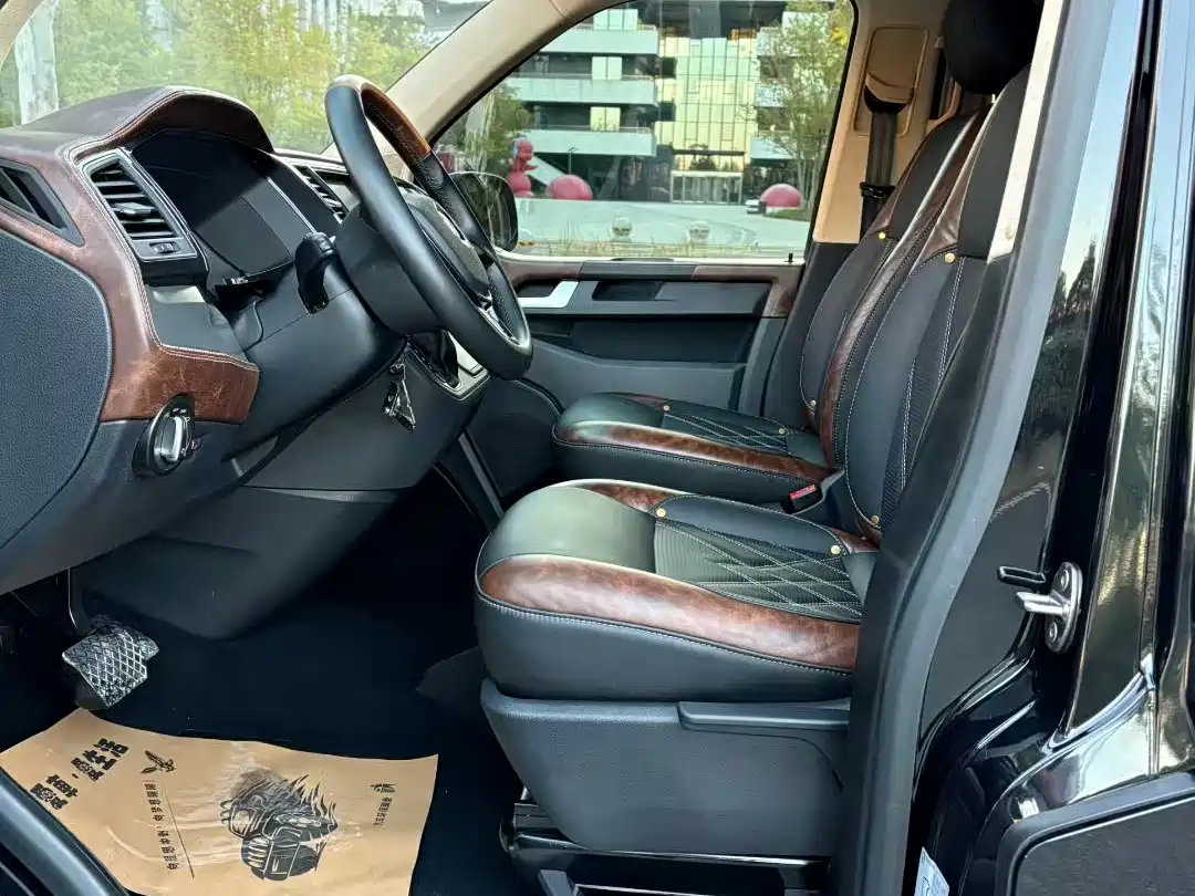 Volkswagen Caravelle 2018 2.0TSI 4WD Luxury Edition 7-Seater фото 7