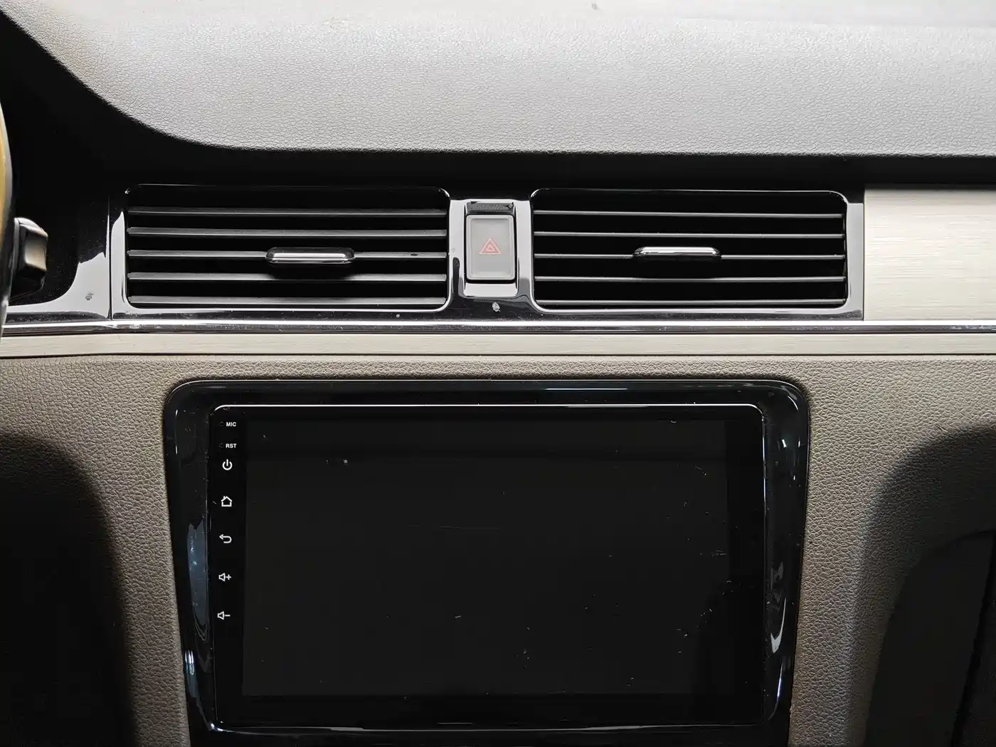 Volkswagen Bora 2014 1.6L Automatic Comfort Edition фото 15