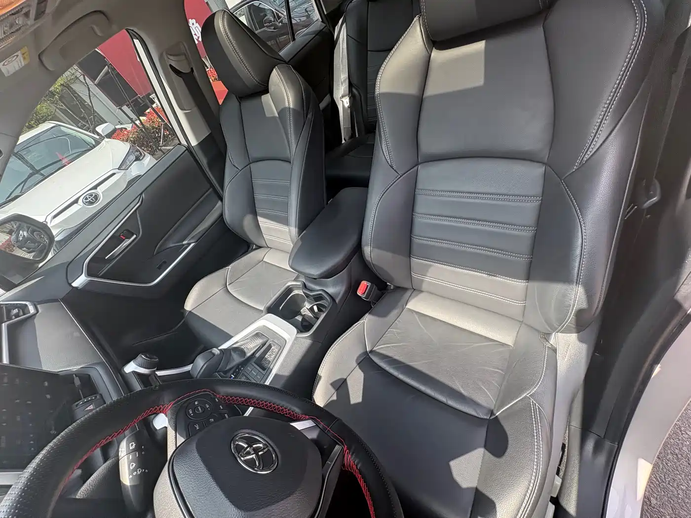 Toyota Wildlander 2021 2.0L CVT 2WD Luxury Edition фото 7