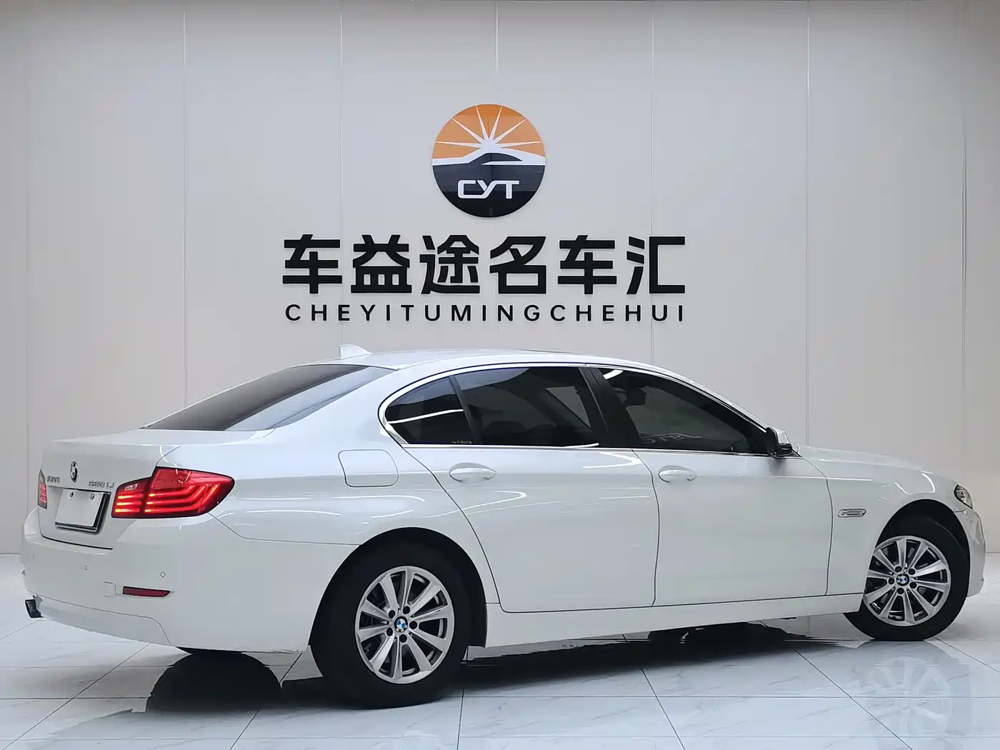 BMW 5 Series 2014 520Li Elegance фото 6