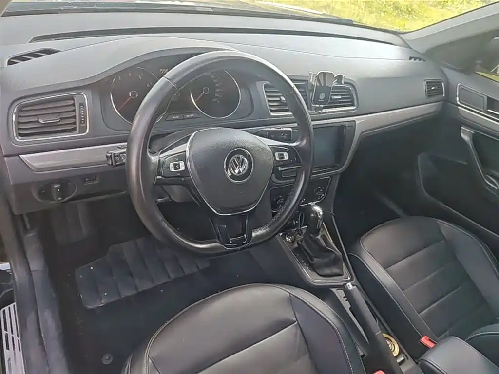 Volkswagen Lavida 2017 230TSI DSG Comfort Edition фото 10