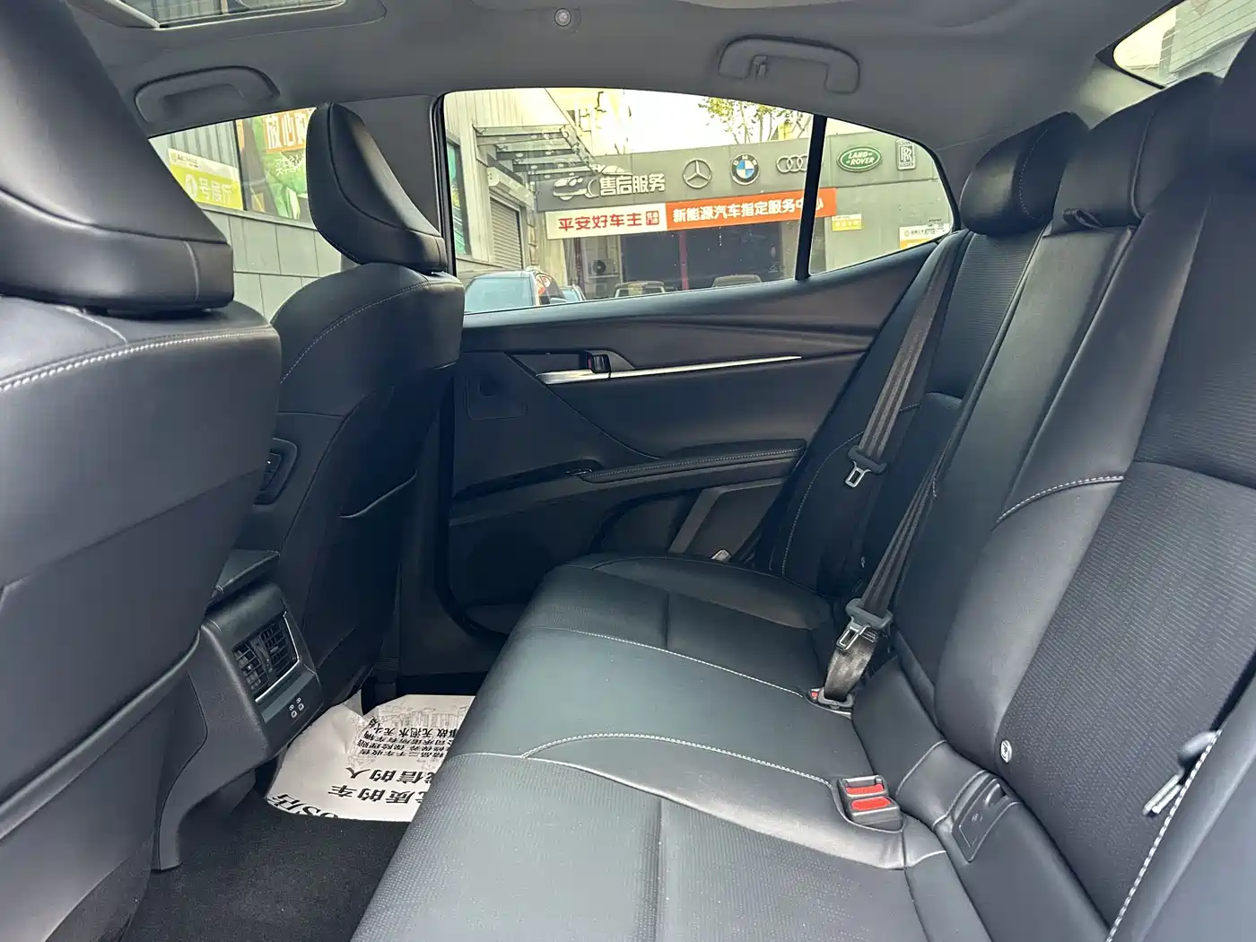 Toyota Camry 2024 Hybrid 2.5HG Premium Edition фото 11