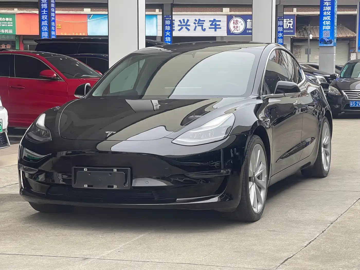 TESLA MODEL 3