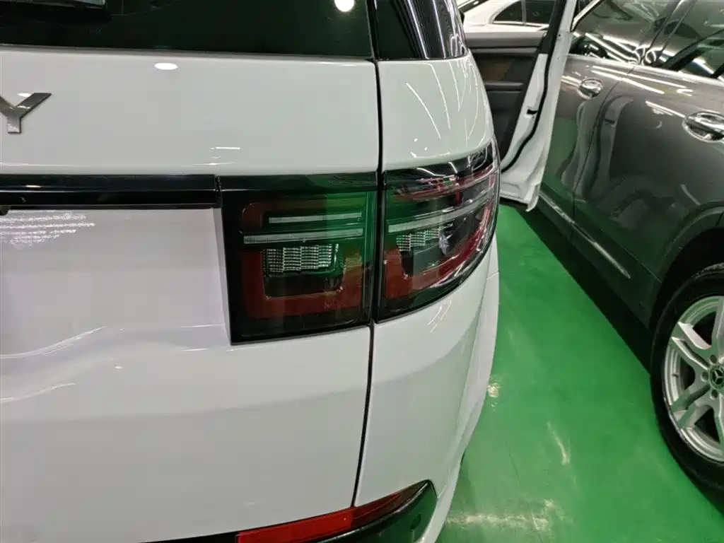Land Rover Discovery Sport 2020 249PS R-Dynamic Performance фото 8