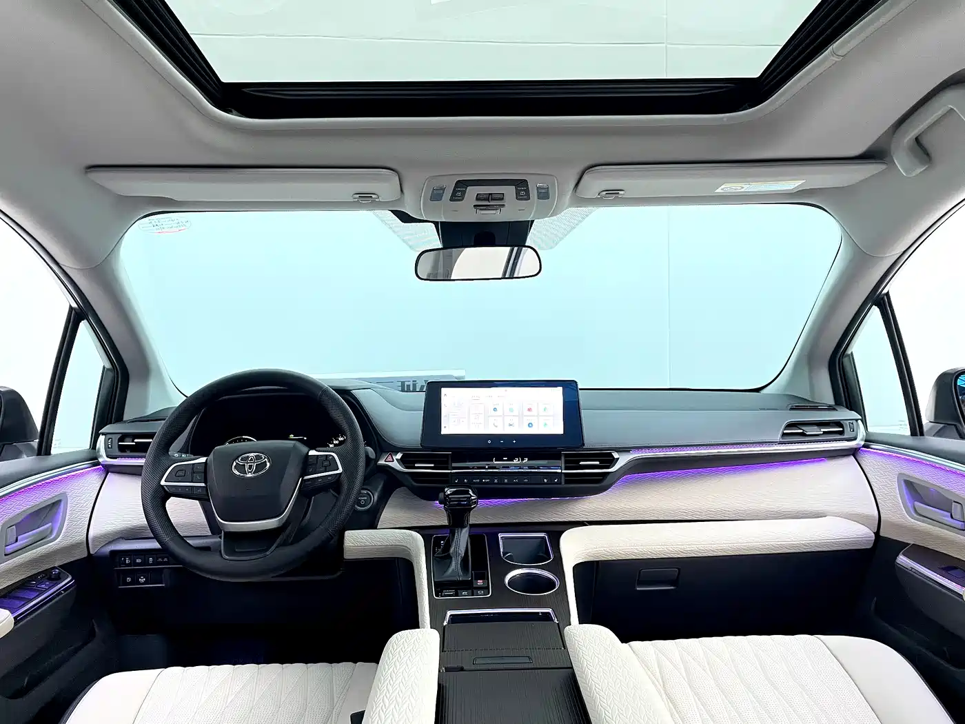 Toyota Sienna 2024 2.5L Hybrid Comfort Edition фото 9